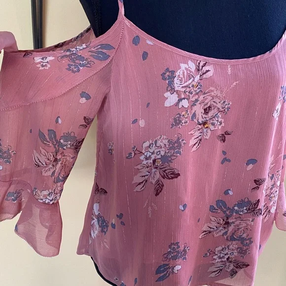 Beautiful blouse! - Picture 3 of 7